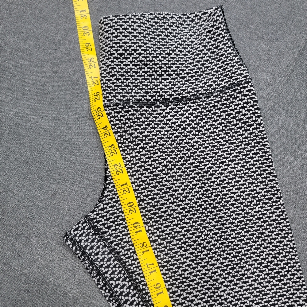 LULULEMON HIGH RISE ALIGN CROPPED LEGGINGS, SIZE 10 - Picture 7 of 8